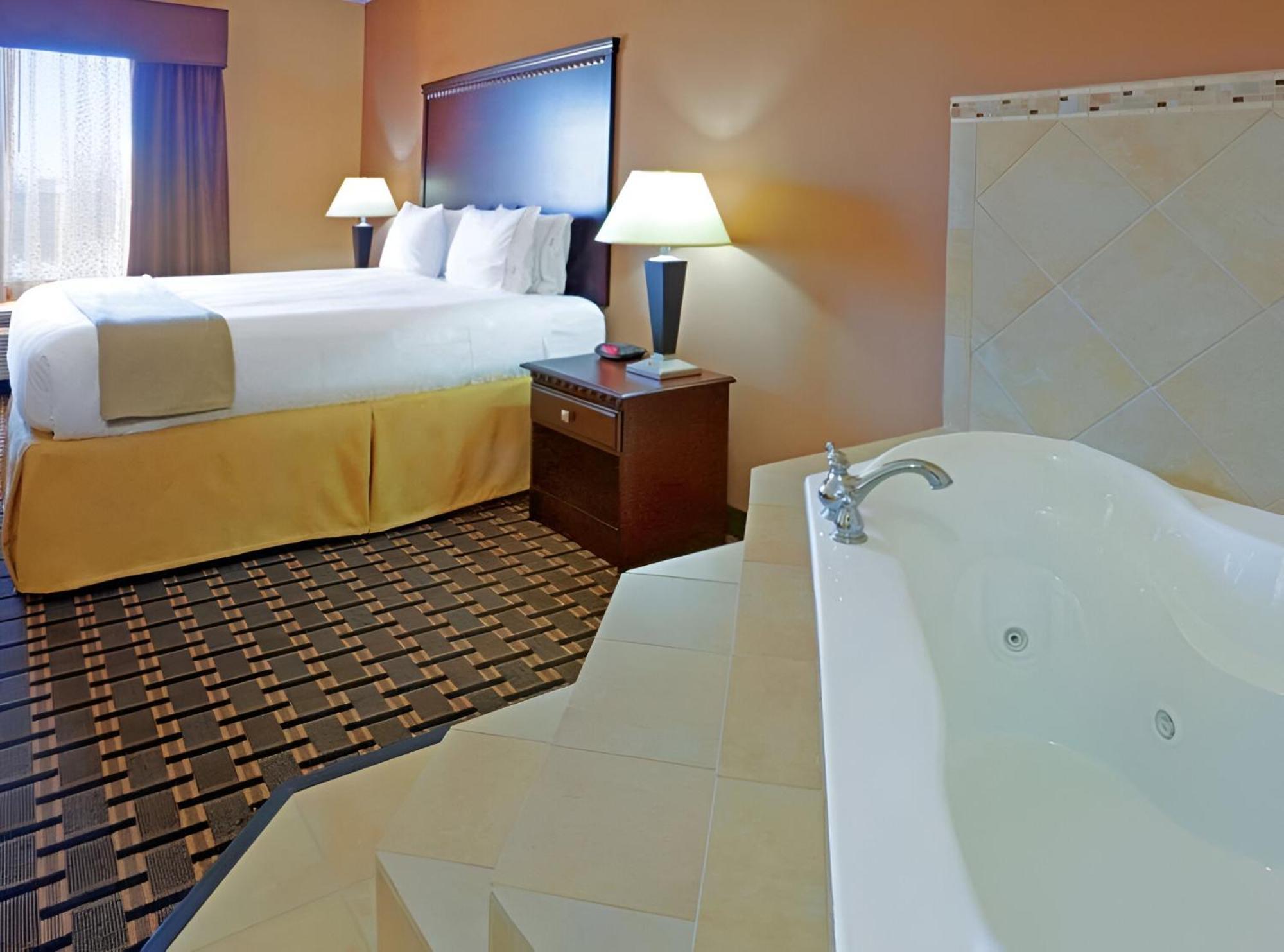 Comfort Inn & Suites Dallas Medical-Market Center 외부 사진