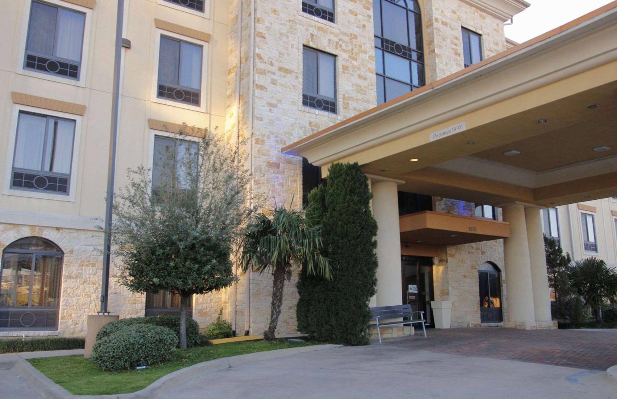 Comfort Inn & Suites Dallas Medical-Market Center 외부 사진
